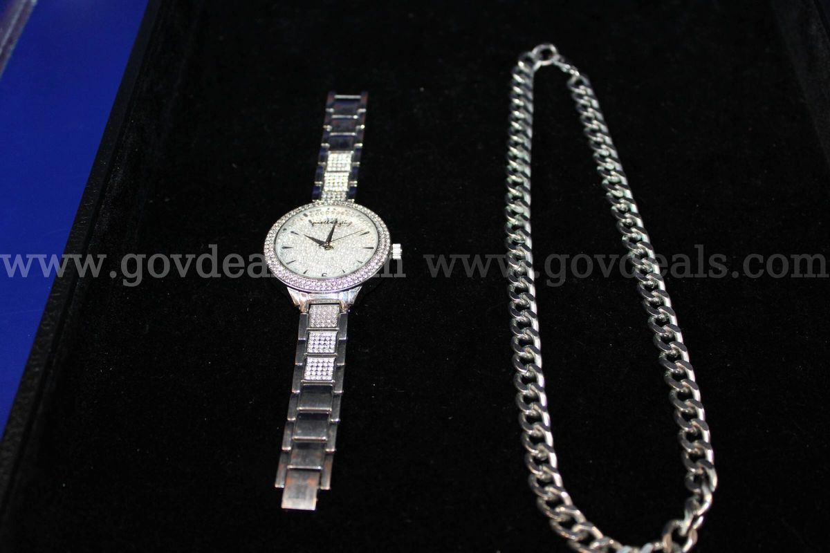 1 WATCH, 1 NECKLACE