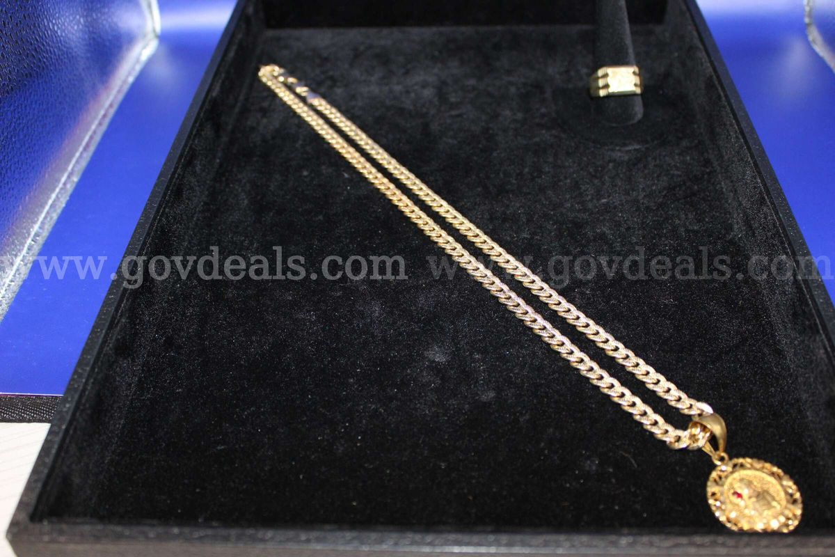 1 NECKLACE, 1 RING