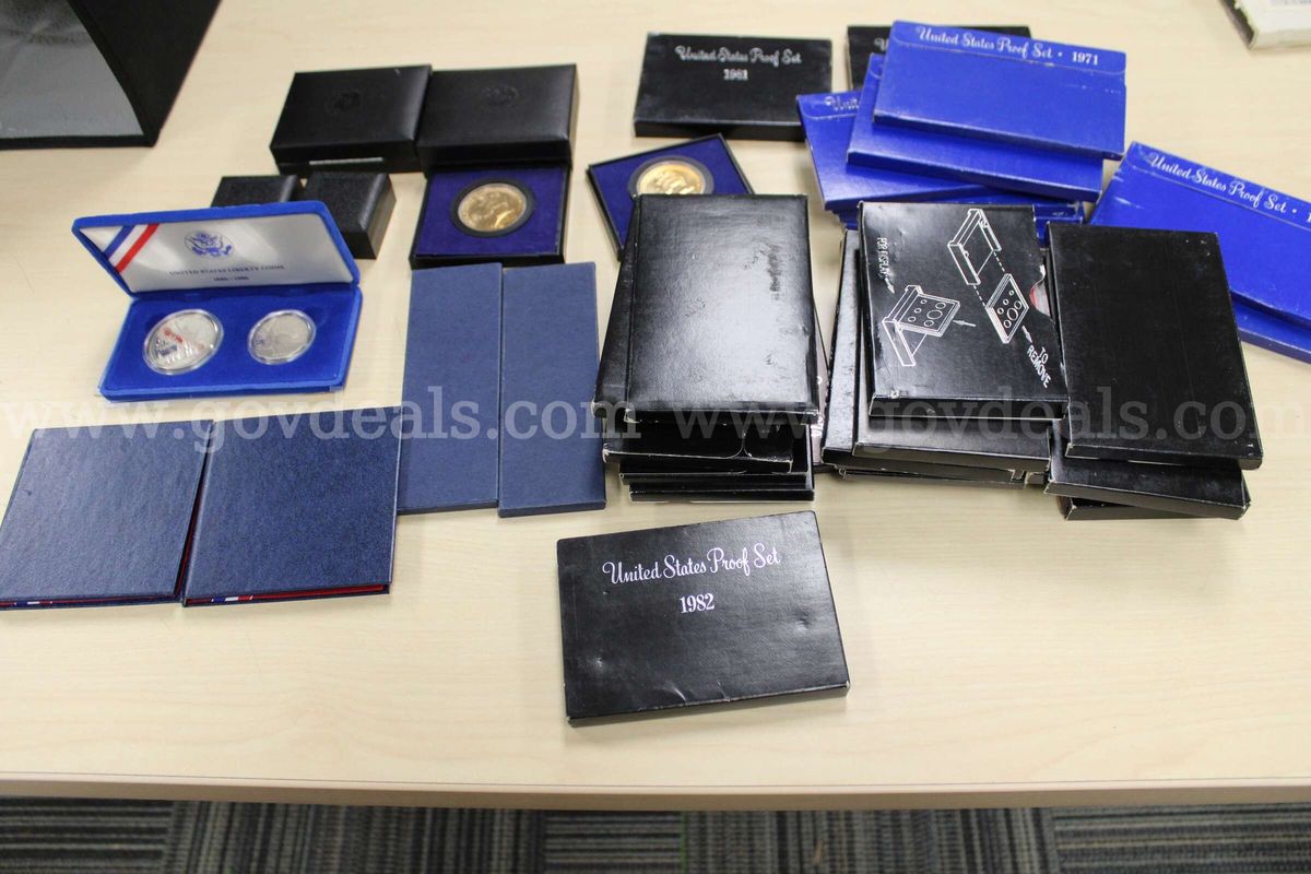 Coins Sets (34) Collectors Coins (5)