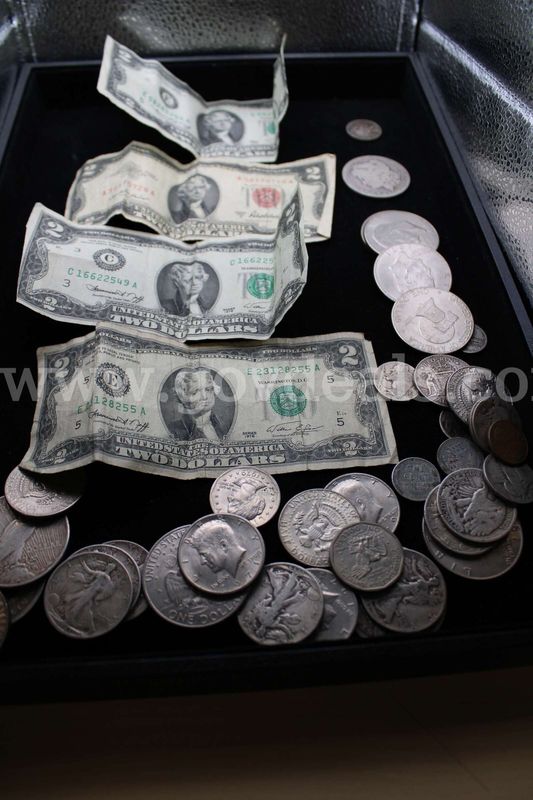 $2 BILL (4); $1 COIN (13); HALF DOLLAR (14); QUARTER (3); DIME (2); NICKEL (4)