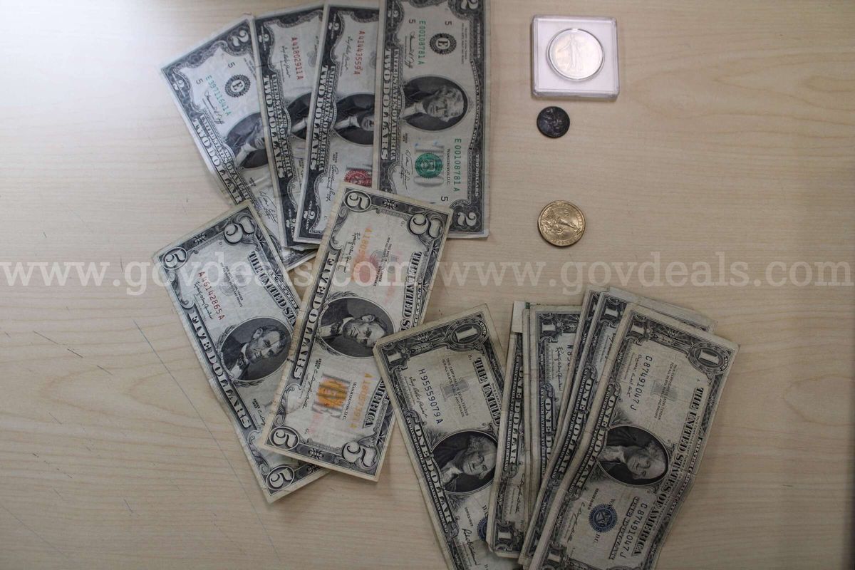 $2.00 BILL (4), $5.00 BILL (2), $1.00 (9), $1.00 COIN (1), 0.50 COIN (1),