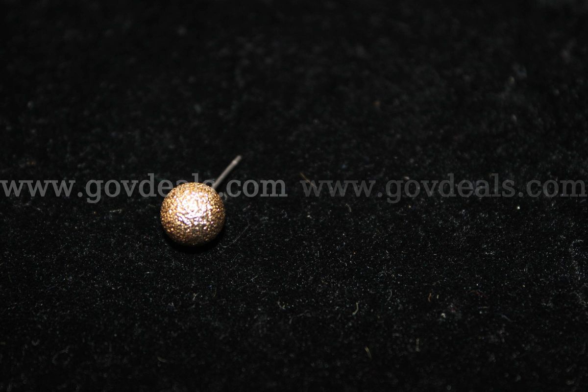 1 GOLD BALL EARRING STUD