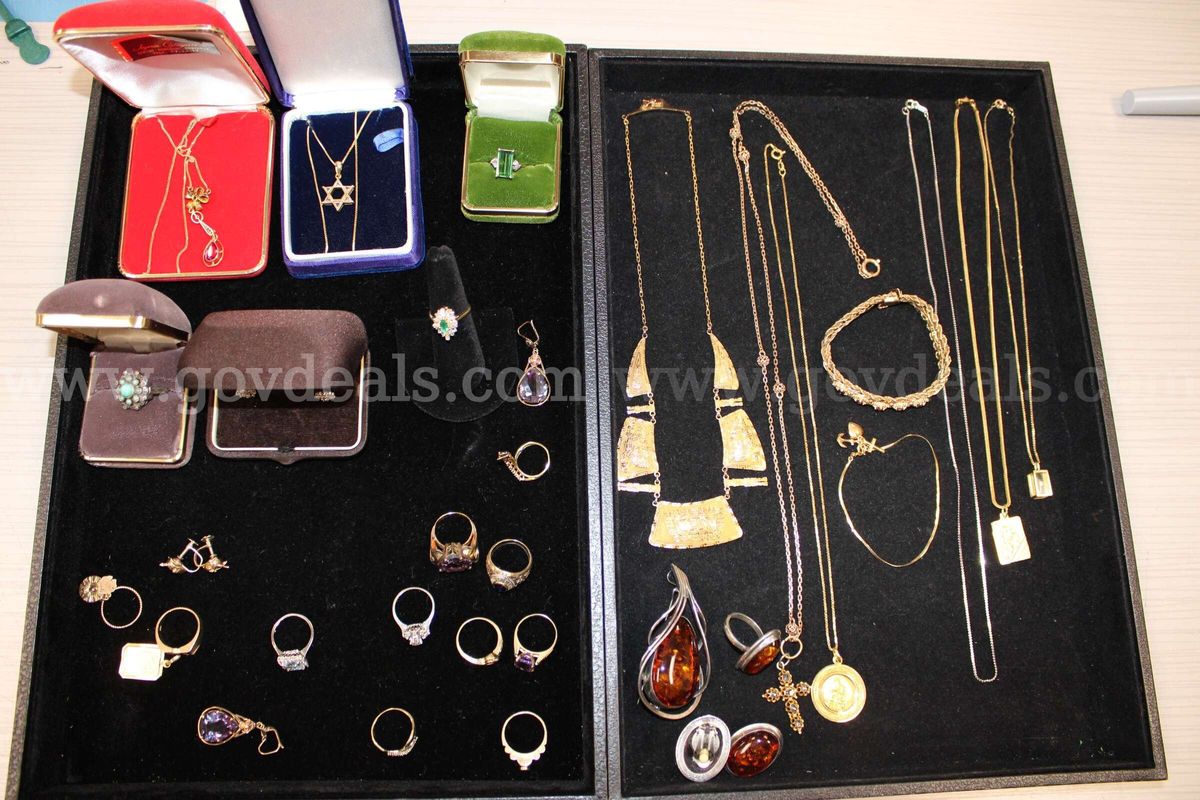 Necklace (15) Ring (8) Earrings Pair (4) Bracelet (2) Charm (1)