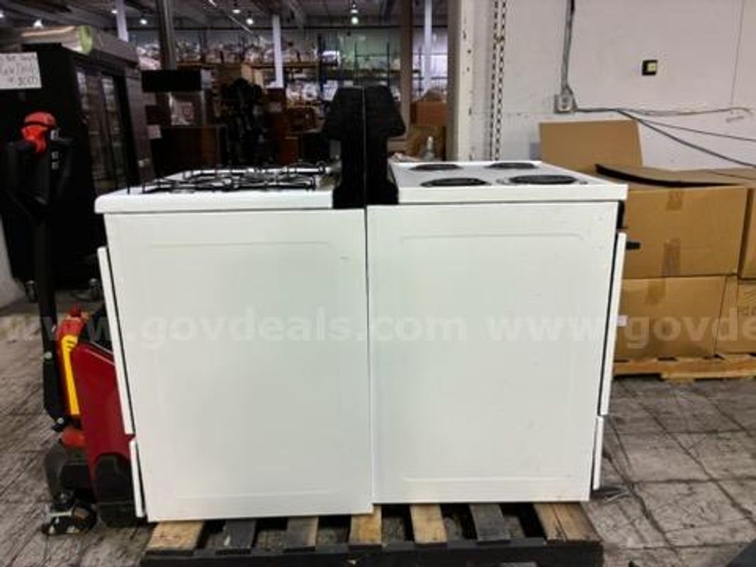 Kenmore Electric and Gas Stoves – 2 Units