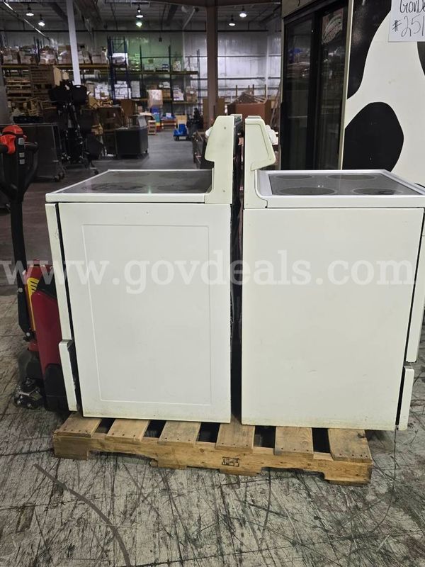 Lot of (2) Electric Stoves/Ranges – Hotpoint & Washington