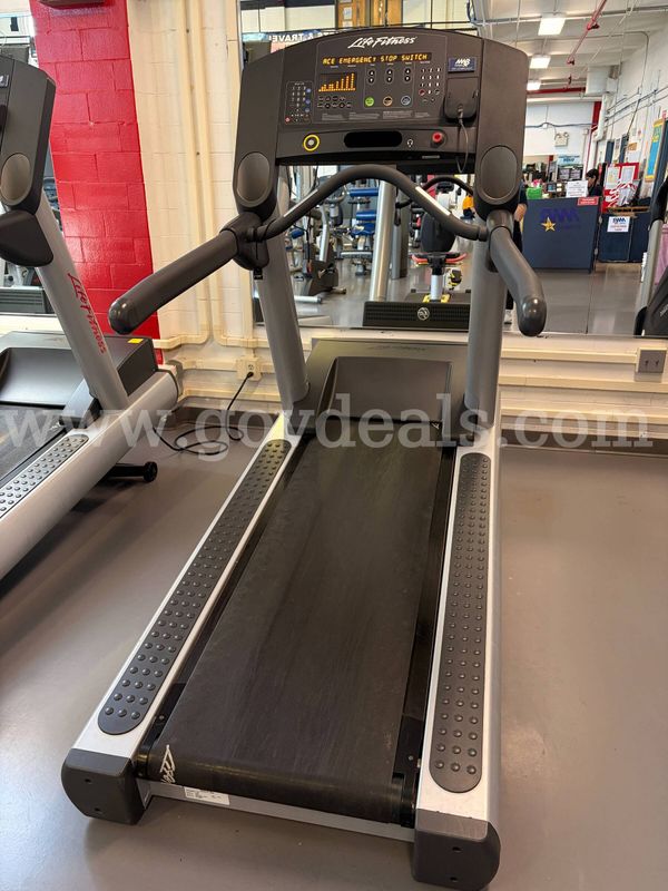 Life Fitness Treadmill