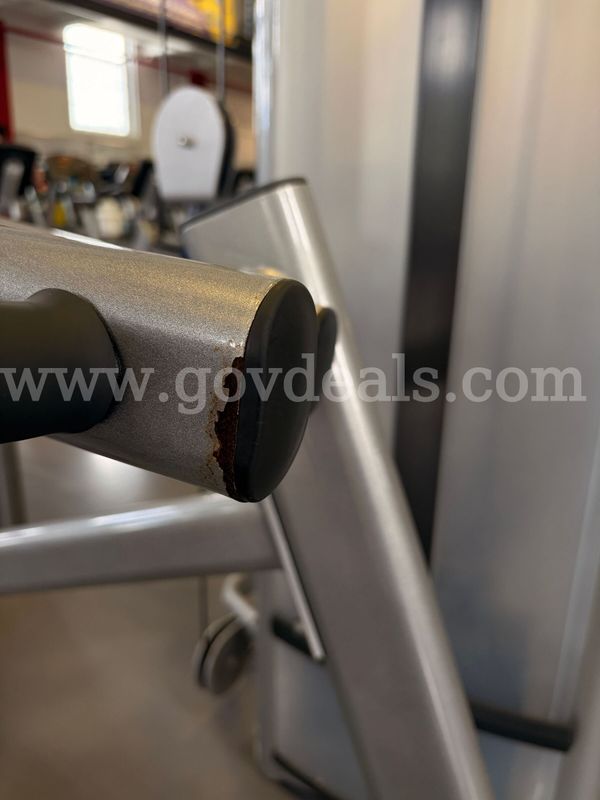 CHEST INCLINE PRESS