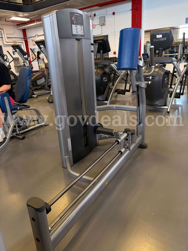 Glute Kickback Machine