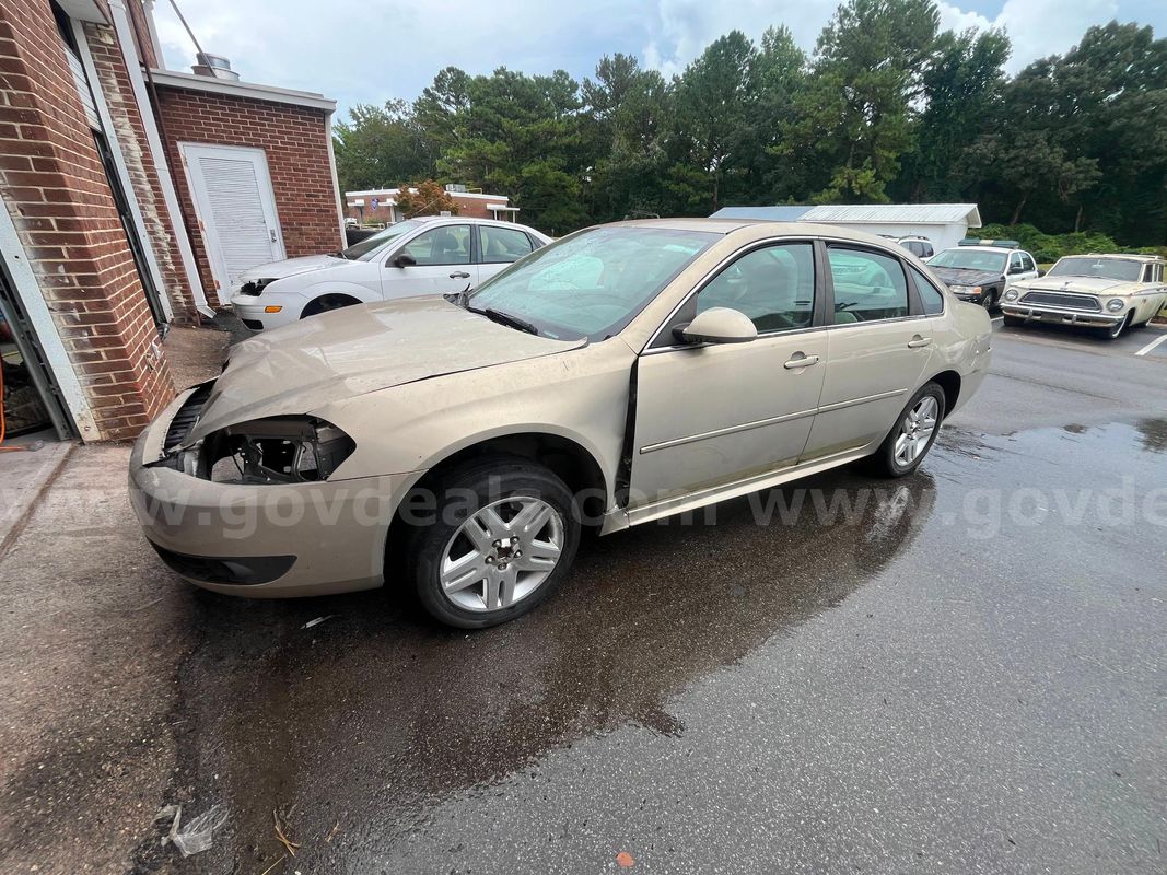 *SCRAP 2010 CHEVROLET IMPALA NO ENGINE OR TRANSMISSION NO TITLE