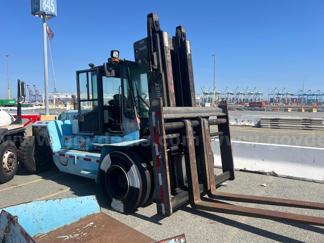 Hoist P360 36,000 lb Heavy-Duty Diesel Forklift, Side Shift Fork Positioner, 160 HP, 56,750 lbs