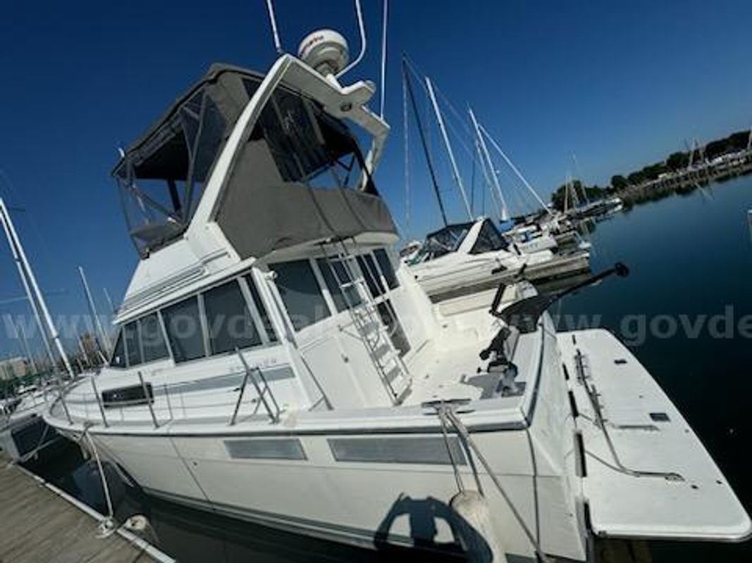 1990 Bayliner 3888 Motoryacht Flubridge Yach Boat