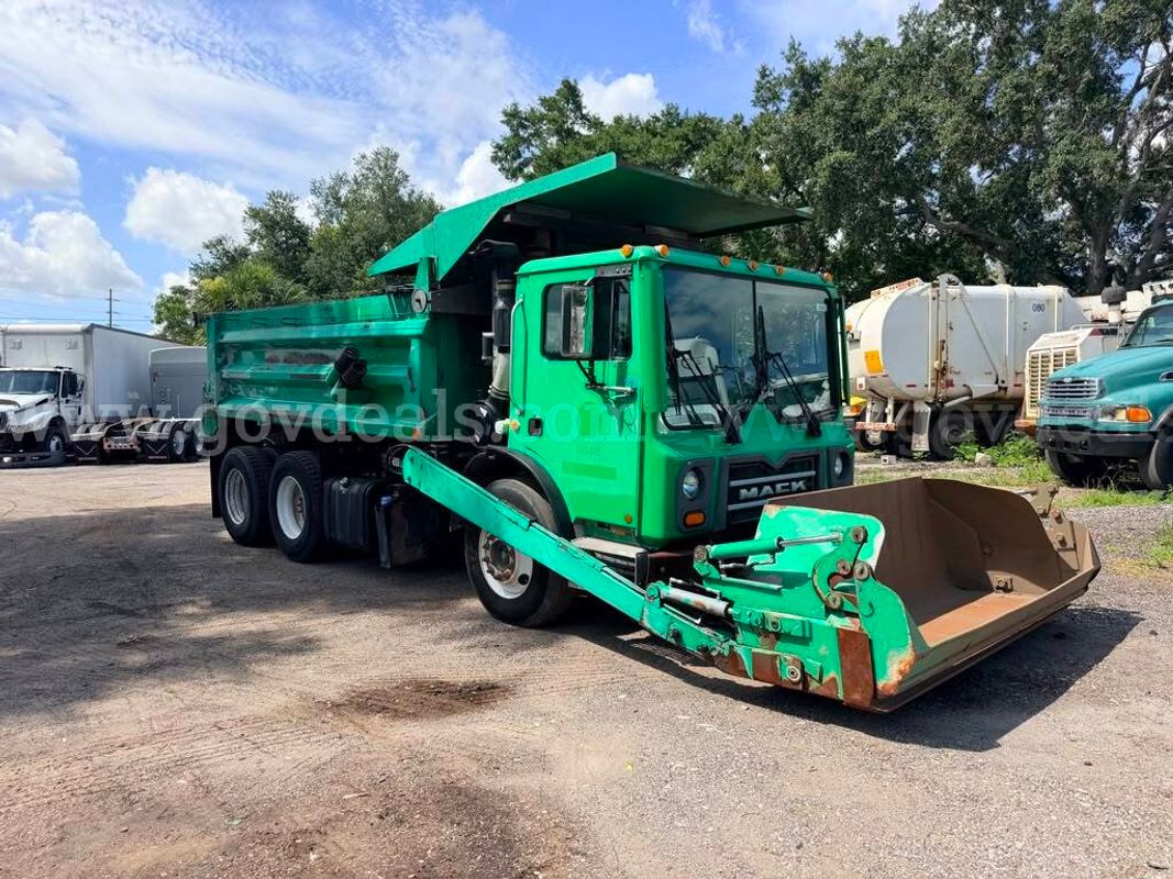 2014 Mack MRU600