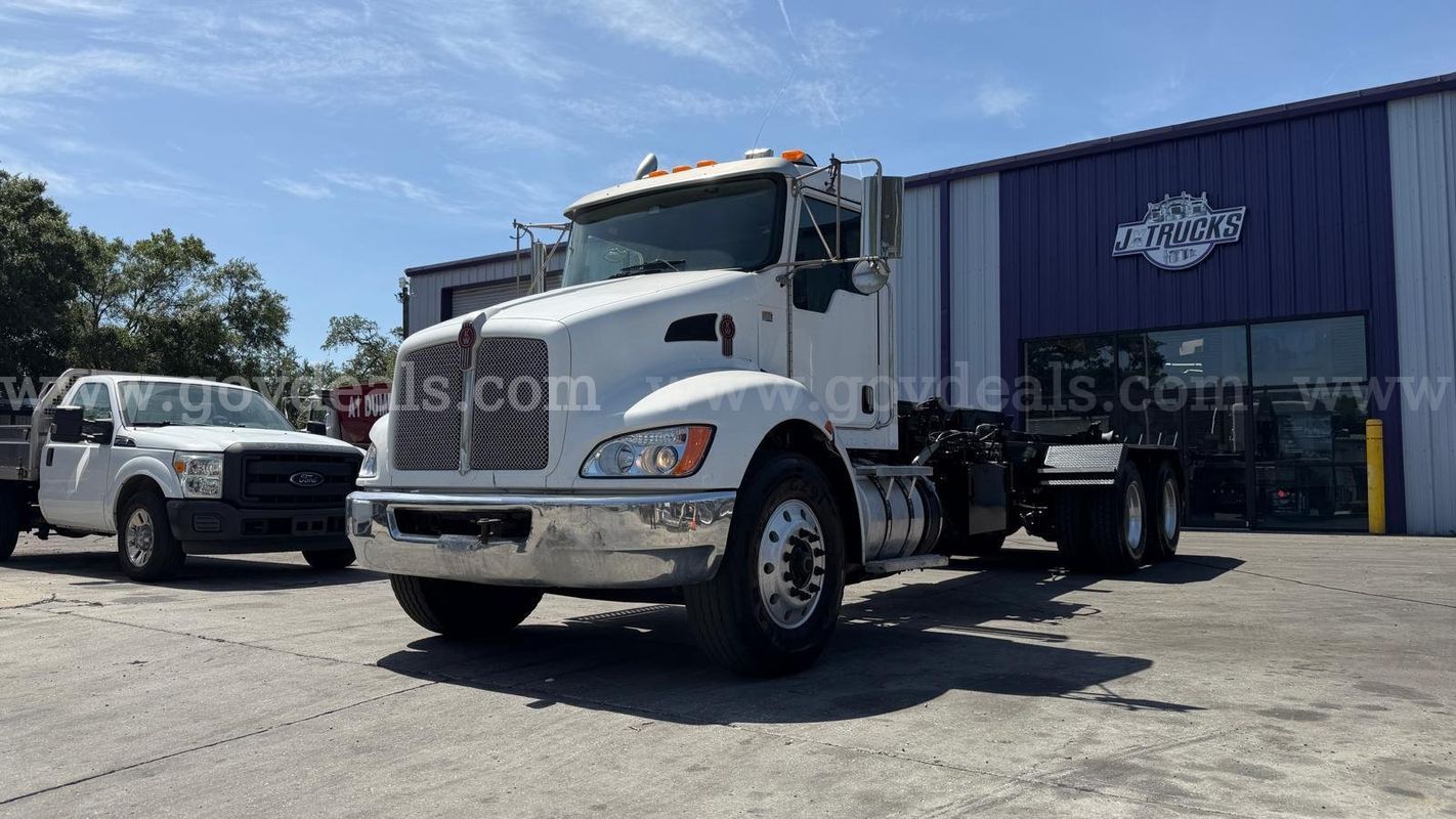 2014 Kenworth T370 Hooklift Truck