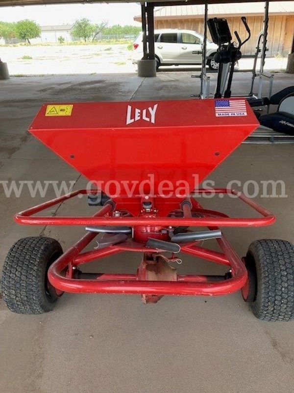 2016 Lely Fertilizer Spreader