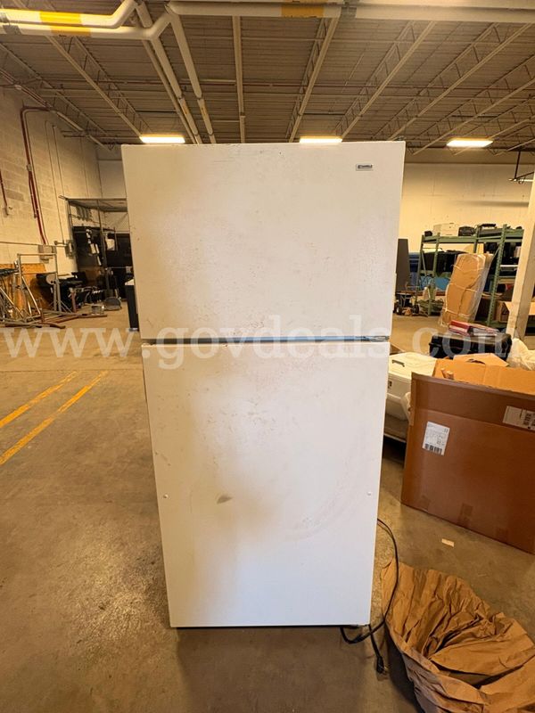 Kenmore Top- Freezer refrigerator- White- Working Condition- Model 31402200