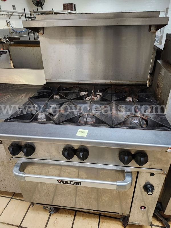 Vulcan Range 36" with 6 burners and oven combo