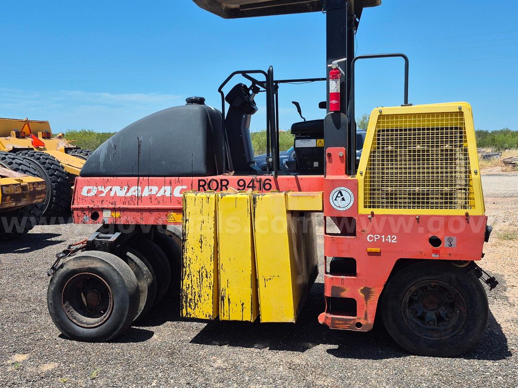 2010 Dynapac CP142 Self Propelled 9 Wheel Pneumatic Compactor