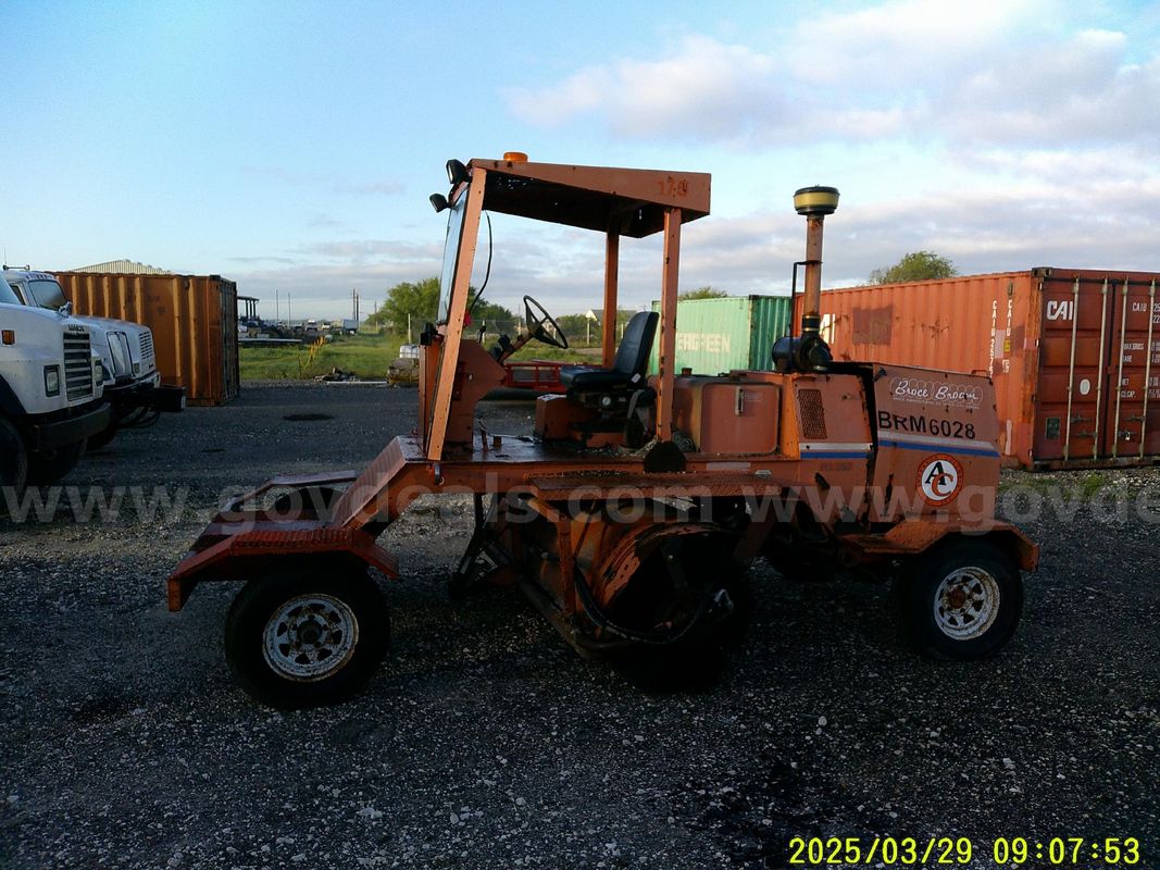 2004 Broce RJ-350 Self Propelled Pavement Broom