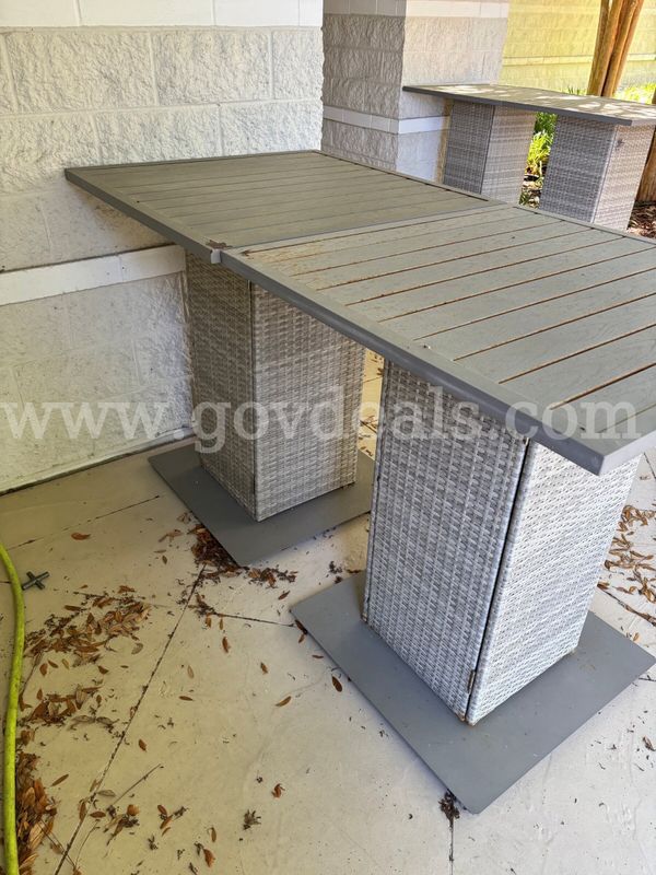 Lot of (4) Outdoor patio Tables