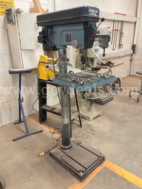 Delta 70-200 Drill press - 20"