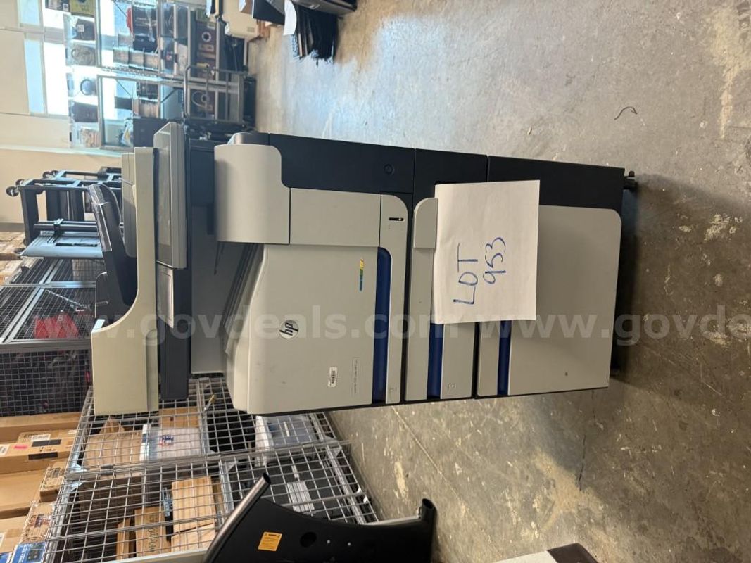 one Laser jet 500 color MFP printe
