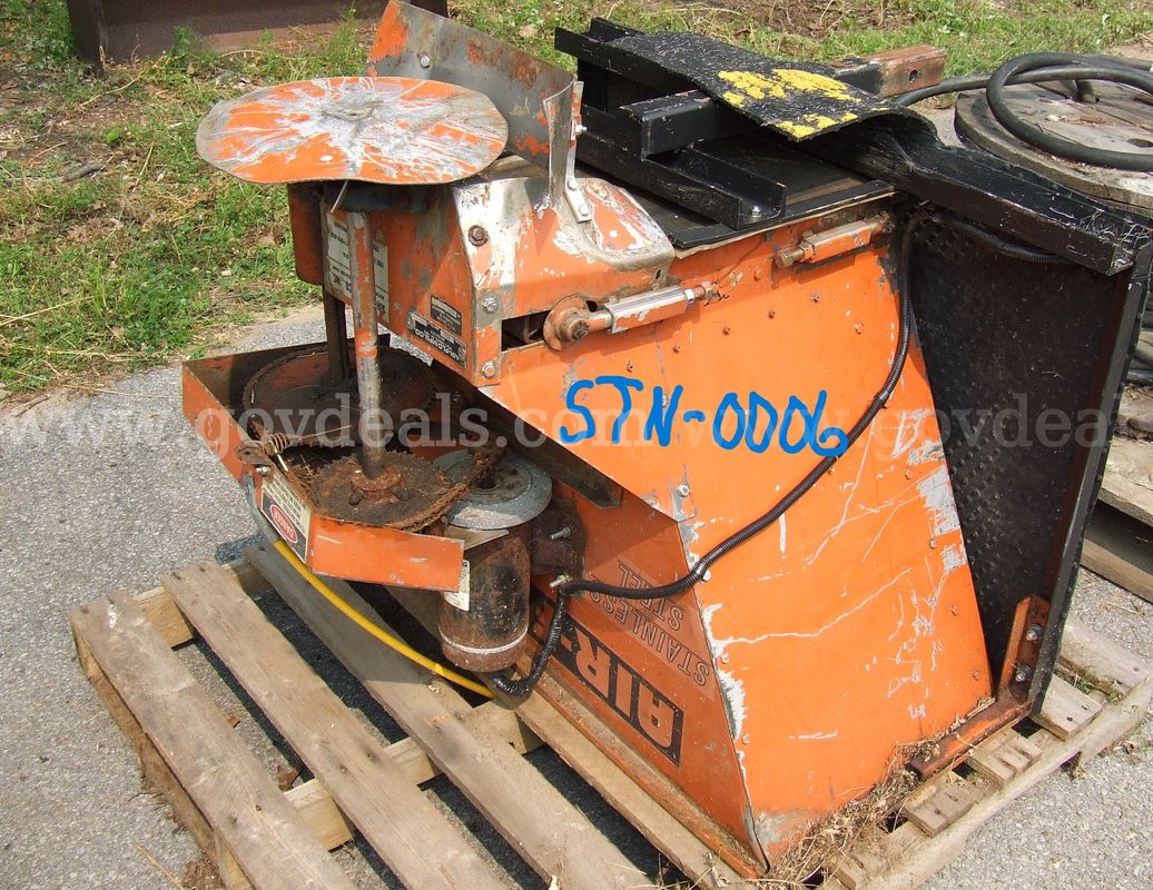 Air Flow Salt and Sand Spreader