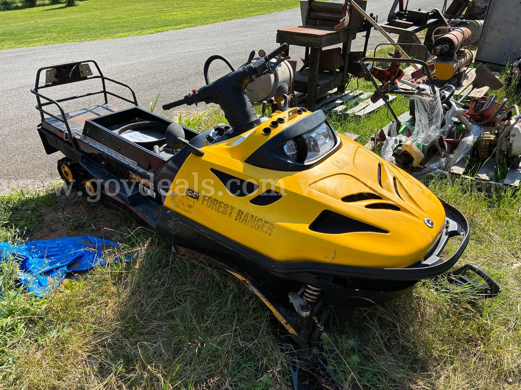 2006 Ski-Doo Skandic Utility Snowmobile
