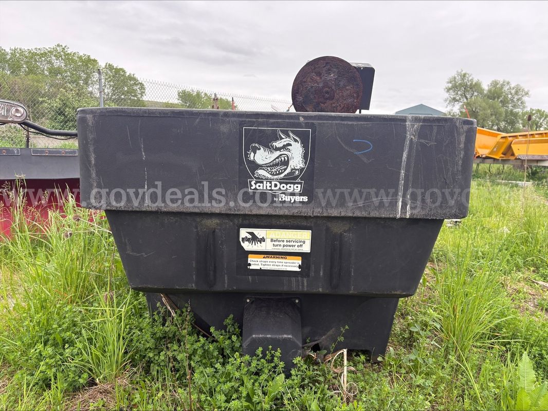 2015 Buyers SHPE2000 Material Spreader