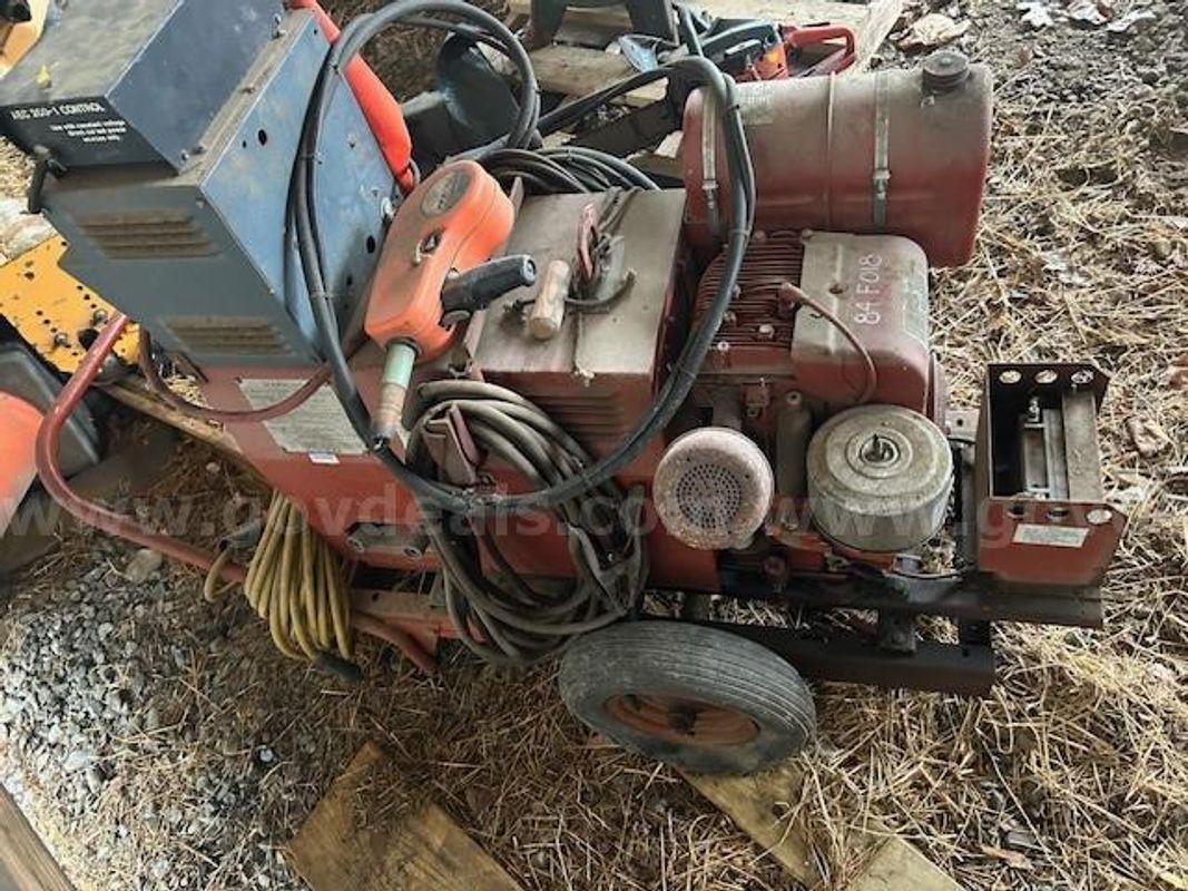 1984 Lincoln DC225 Welder