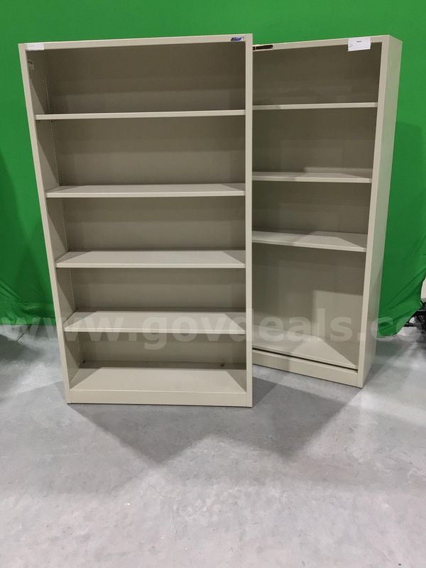 Lot of (2) Bookshelves