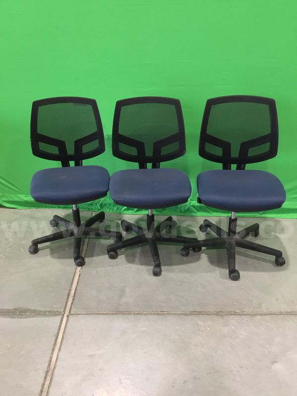 Lot of (3) Rolling Office Chairs