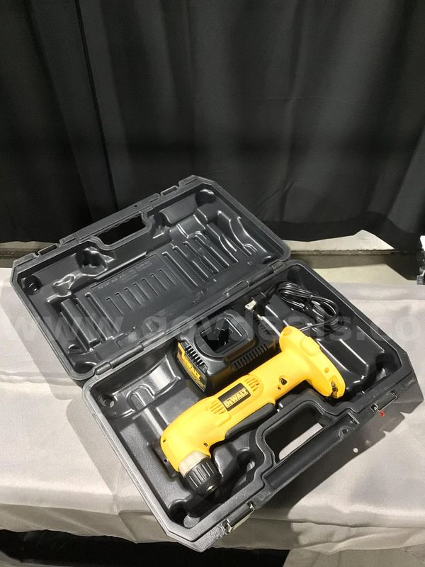 Dewalt Right Angle Drill with Charger and Case