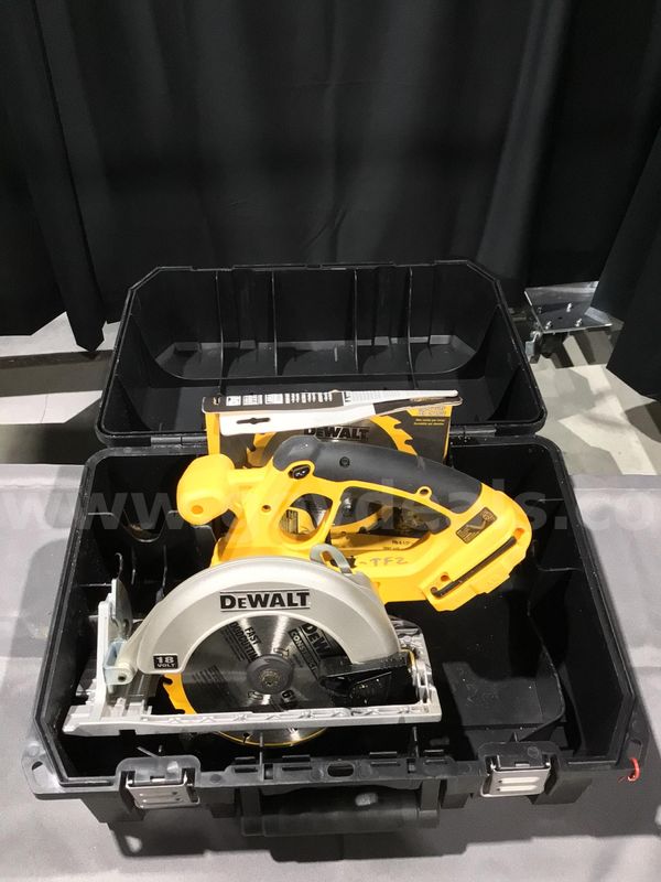 Dewalt Cordless Saw with (2) Blades & Case
