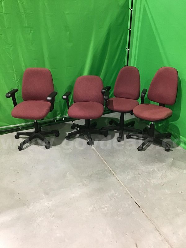 Lot of (4) Rolling Office Chairs