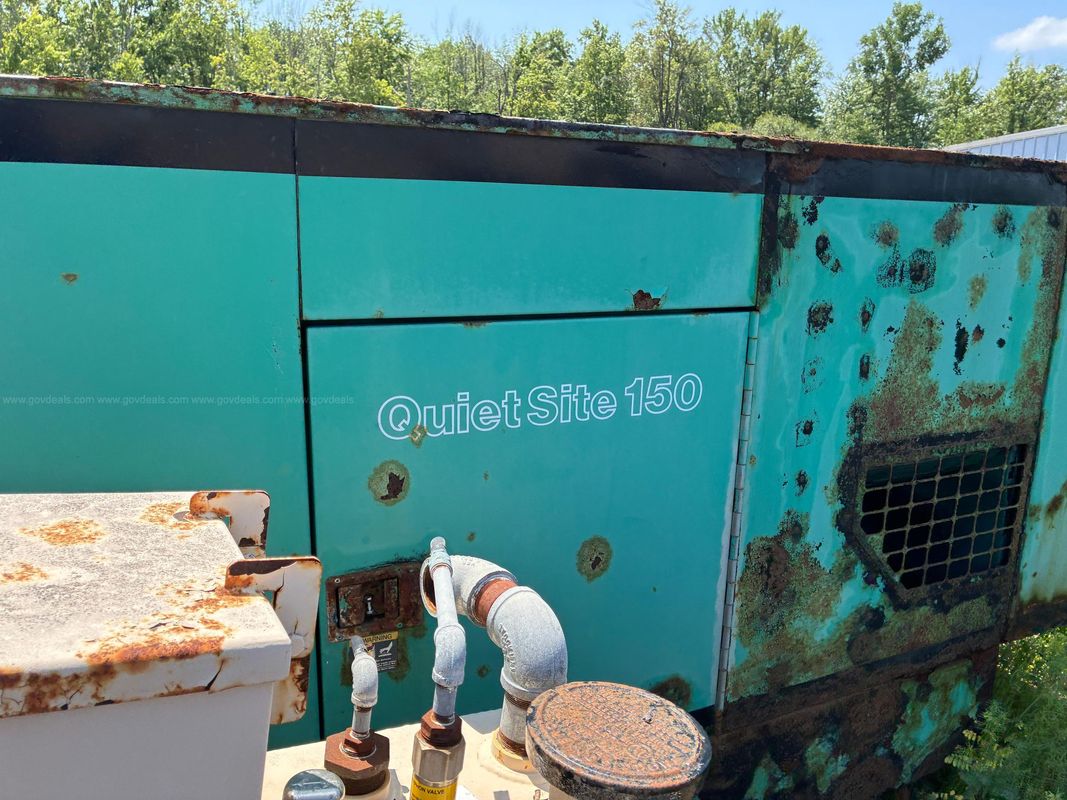 Cummins Onan Quiet Site 150 Industrial Generator with External Fuel Tank ( Parts Only)