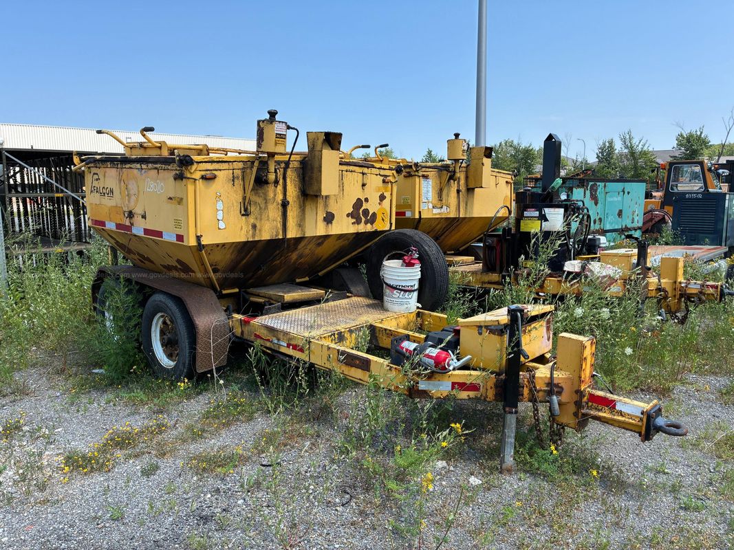 2012 Falcon Asphalt Hot Box Recycler Trailer with Dual Axle Chassis
