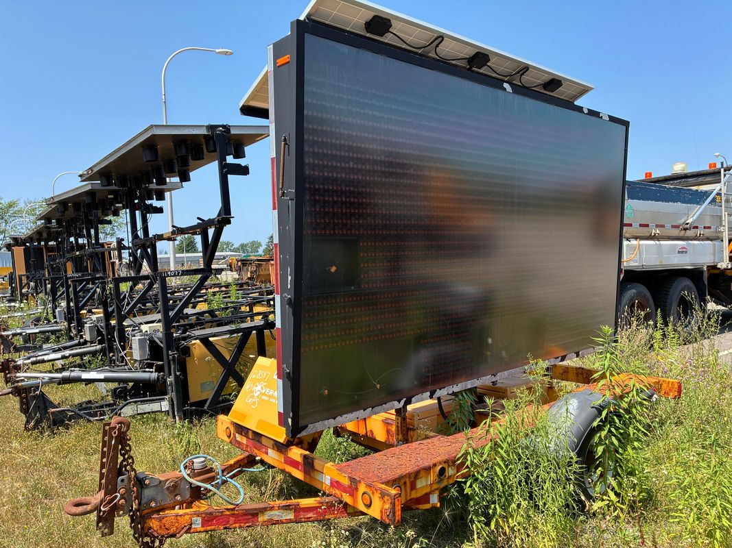 Ver-Mac PCMS-1500C Portable Solar Message Board Trailer (Parts Only)