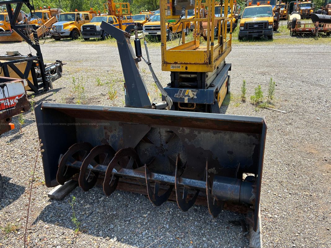 2011 Bobcat 72 Inch Snowblower Attachment (Parts Only)
