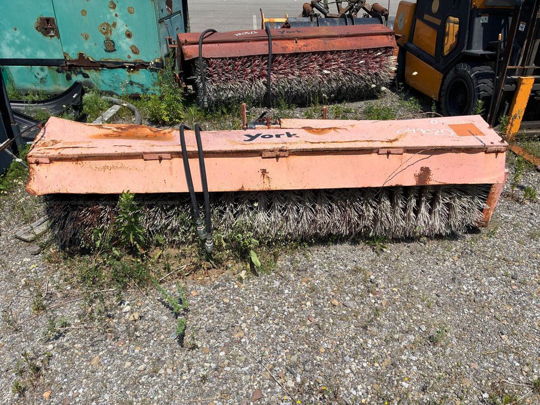 York Hydraulic Rotary Broom Attachment with Three-Point Hitch ( Parts Only)