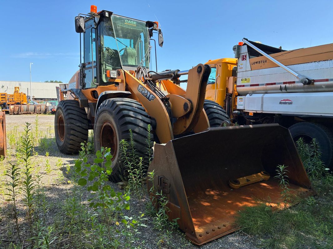 2014 Case 621F Wheel Loader with Enclosed Cab