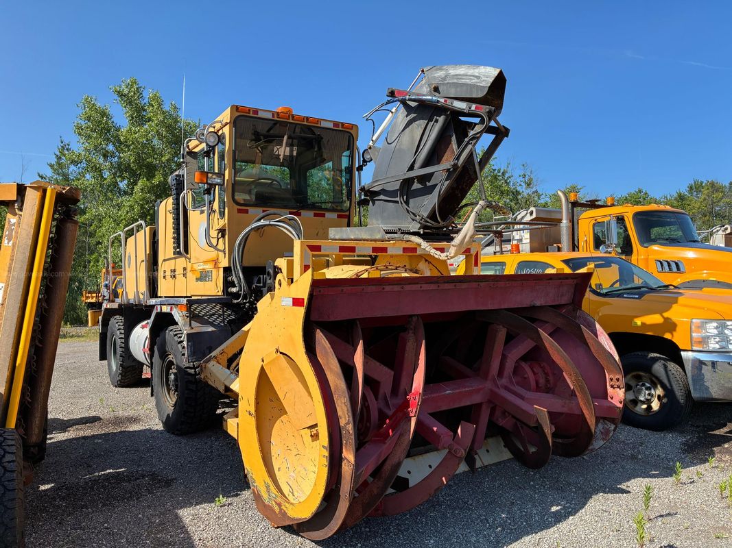 1991 Oshkosh HB-2518-MP3 Industrial Snow Blower Truck