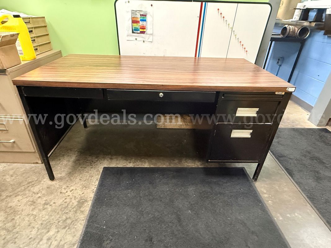 Desk with Left Return