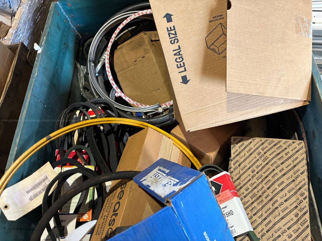 Lot of Various Vehicle Spare Parts