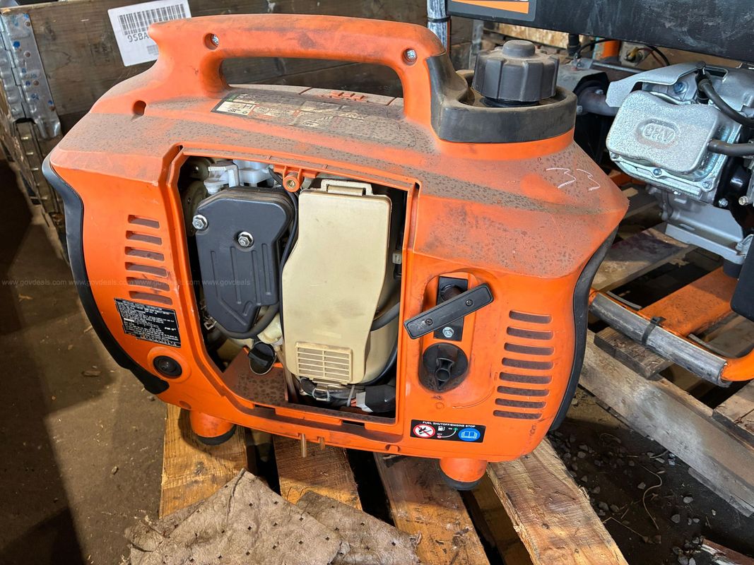 Generac iX2000 Portable Inverter Generator with 2000 Running Watts