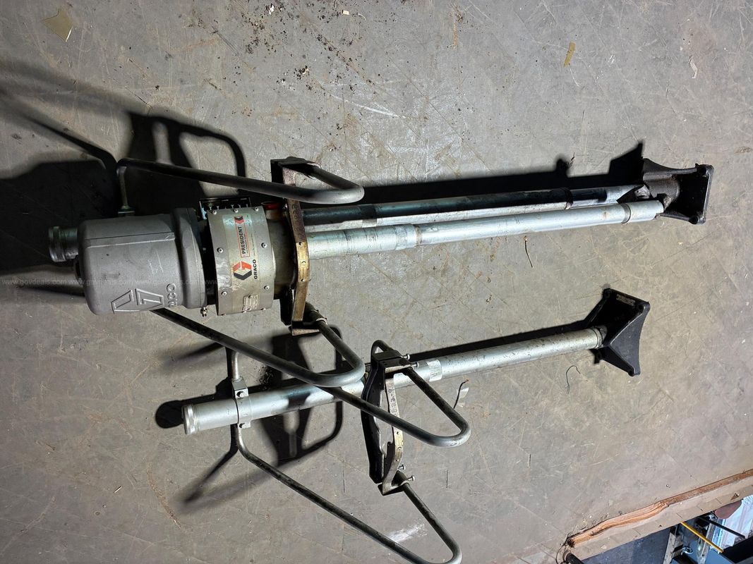 Graco President 205-626 Air Powered Pump with 10:1 Ratio