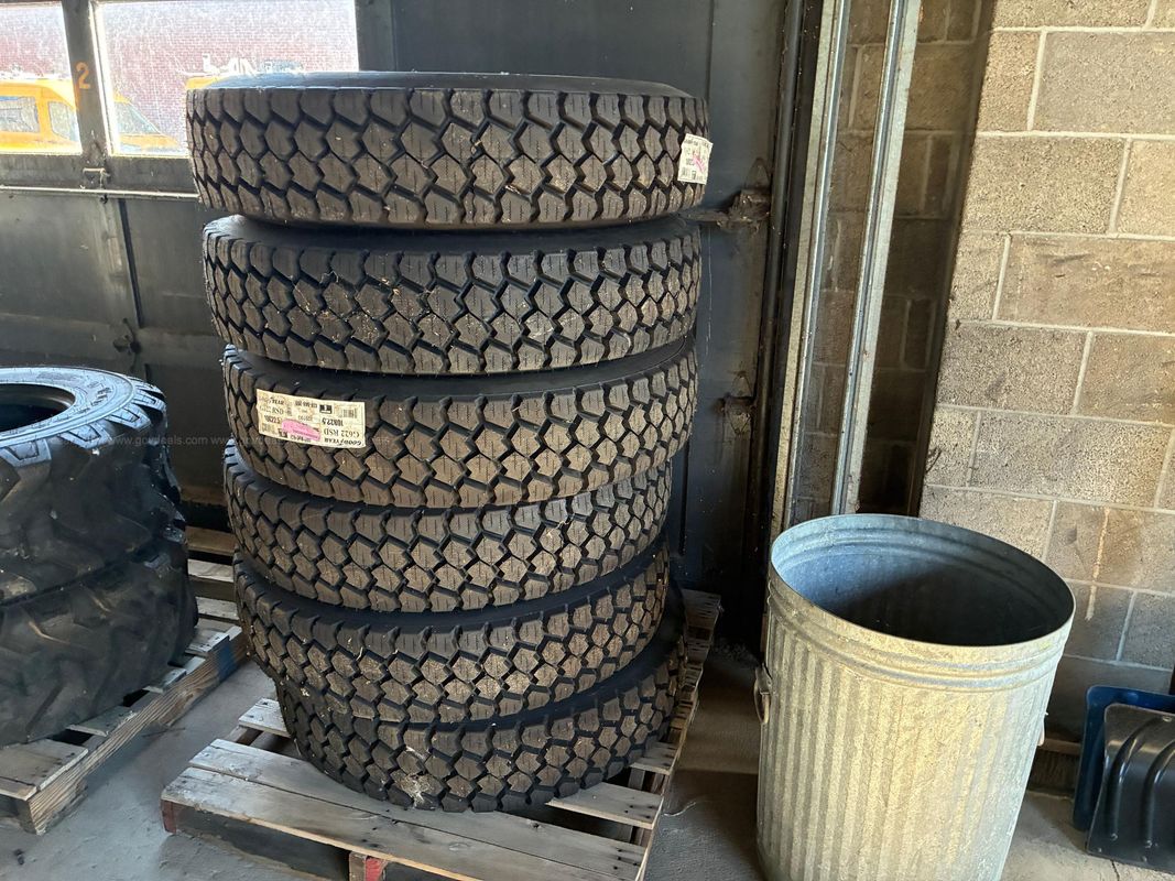 Lot of (6) Goodyear G622 RSD 10R22.5 Commercial Truck Tires Load Range