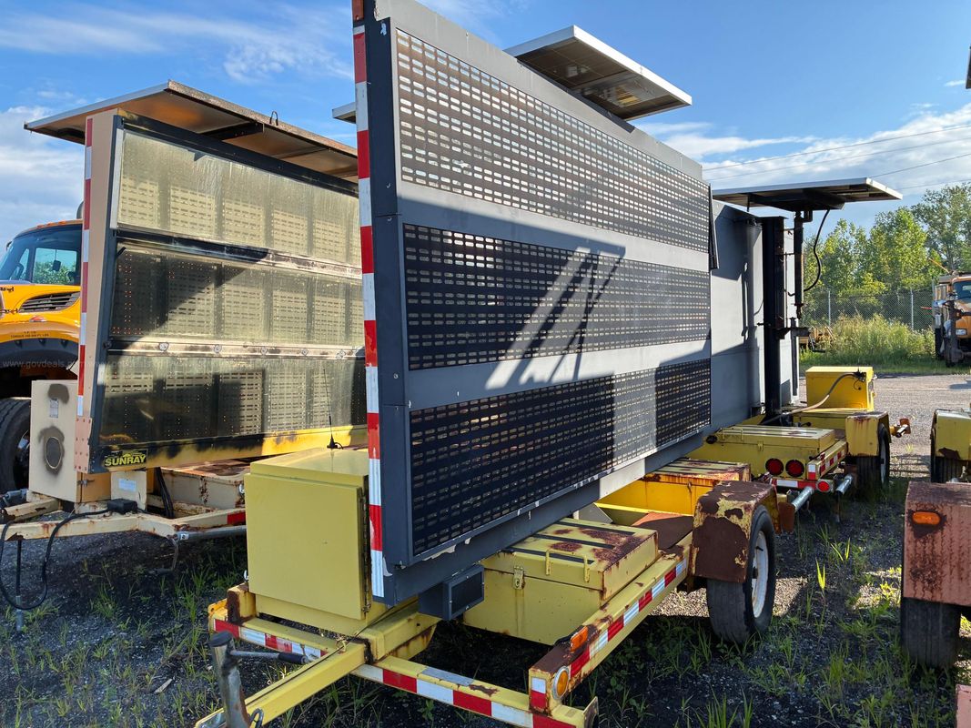 2007 AMSIG CMS-T332 Trailer Mounted Message Board
