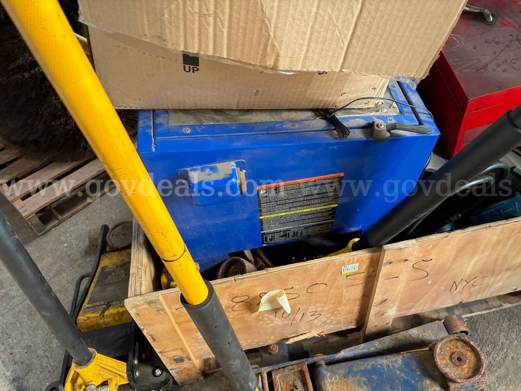 Lot of Miscellaneous Broken Tools and Jacks