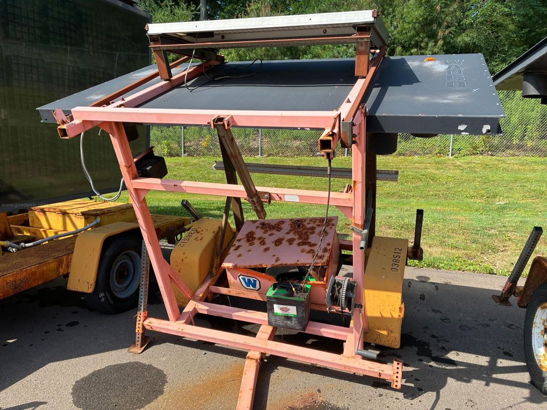 Wanco Solar-Powered Directional Arrow Board Trailer