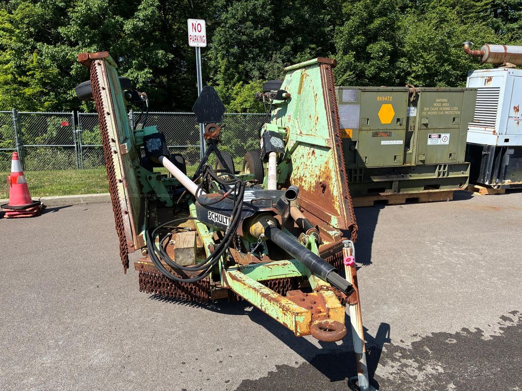 2004 Schulte Folding Wing Rotary Cutter with Chain Guards